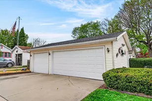 1104 Lawrence St, Madison, WI 53715 - Photo 31