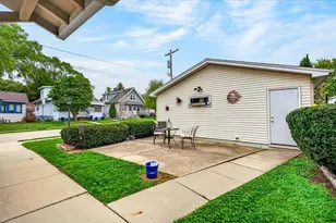 1104 Lawrence St, Madison, WI 53715 - Photo 29