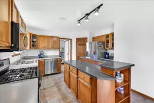 26 Yarrow Cir, Madison, WI 53719 - Photo 13