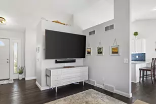 1802 Grafton Rd, Madison, WI 53716 - Photo 9