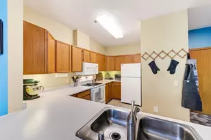 301 Harbour Town Dr, Madison, WI 53717 - Photo 9