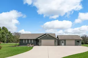 N6008 Forest Ridge Rd, Green Lake, WI 54941 - Photo 3
