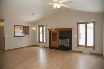 1045 Saddle Ridge, Portage, WI 53901 - Photo 9