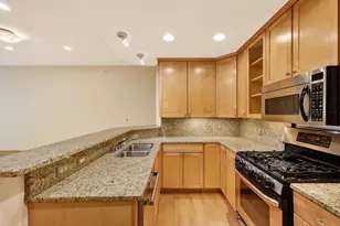 360 W Washington Ave, Madison, WI 53703 - Photo 15