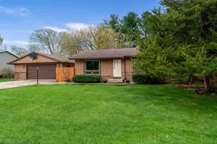 718 Crist Rd, Beloit, WI 53511 - Photo 3