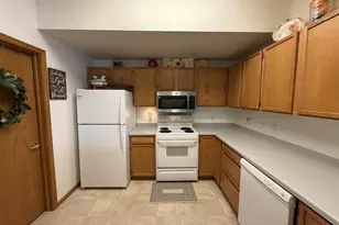 301 Harbour Town Dr, Madison, WI 53717 - Photo 15
