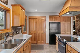 1037 S Archers Way, Nekoosa, WI 54457 - Photo 7