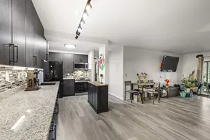 2434 Independence Ln, Madison, WI 53704 - Photo 5