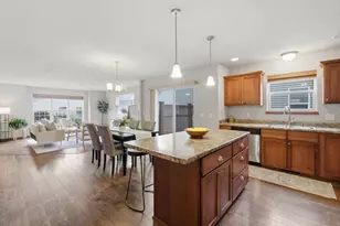 705 Reflection Dr, Verona, WI 53593 - Photo 15