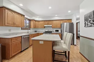 630 Bobs Dr, Plover, WI 54467 - Photo 9