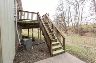 13800 W Valley Rd, East Dubuque, IL 61025 - Photo 27