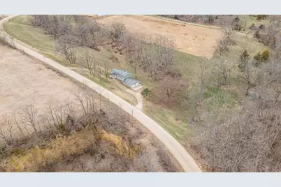 13800 W Valley Road, East Dubuque, IL 61025 - Photo 39