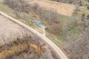 13800 W Valley Rd, East Dubuque, IL 61025 - Photo 39