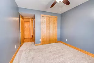 13800 W Valley Rd, East Dubuque, IL 61025 - Photo 23