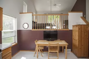819 Spellman St, Mount Horeb, WI 53572 - Photo 9