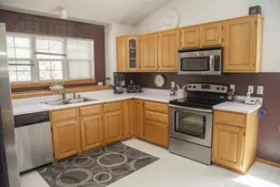 819 Spellman St, Mount Horeb, WI 53572 - Photo 7