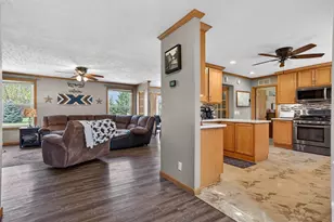 688 Bliven Rd, Edgerton, WI 53534 - Photo 5