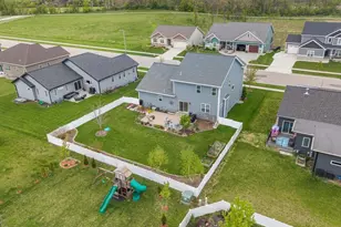 1317 Black Stallion Dr, Madison, WI 53718 - Photo 5