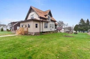 2216 Monroe St, New Holstein, WI 53061 - Photo 7
