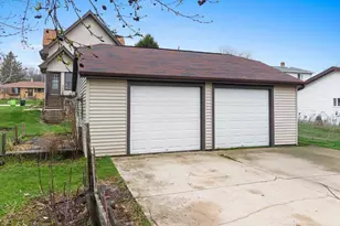 2216 Monroe St, New Holstein, WI 53061 - Photo 11