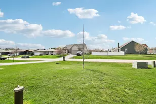 11418 N Erie Dr, Edgerton, WI 53534 - Photo 3