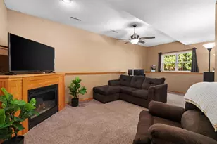 556 Ronald Lee Cir, Rio, WI 53960 - Photo 5