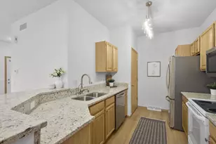 3154 Dorchester Way, Madison, WI 53719 - Photo 9