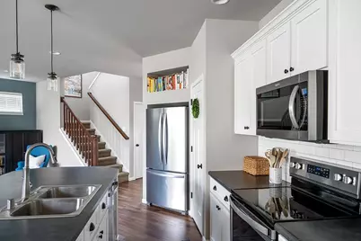 334 Basilica Parkway, Verona, WI 53593 - Photo 5