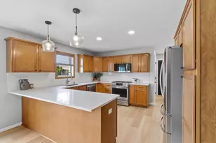 2028 Sandhill Dr, Prairie Du Sac, WI 53578 - Photo 15