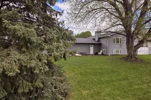 1470 Country Club Ct, Platteville,  53818 - Photo 5