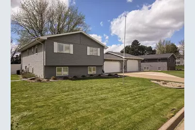 1470 Country Club Court, Platteville,  53818 - Photo 3
