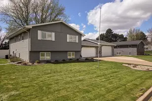 1470 Country Club Ct, Platteville,  53818 - Photo 3