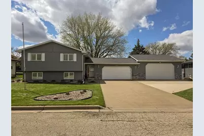 1470 Country Club Court, Platteville,  53818 - Photo 1