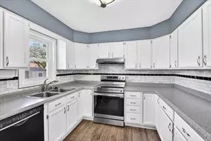 618 Robin Dr, Sun Prairie, WI 53590 - Photo 13