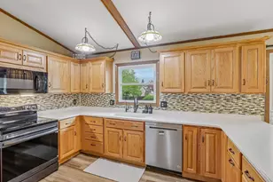 4614 Hamlet Pl, Madison, WI 53714 - Photo 19