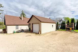405 Oak St, Blanchardville, WI 53516 - Photo 25