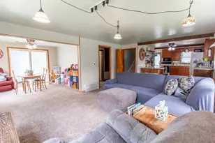 405 Oak St, Blanchardville, WI 53516 - Photo 9