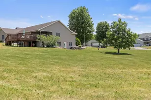 13072 W Woodworth Dr, Janesville, WI 53536 - Photo 5