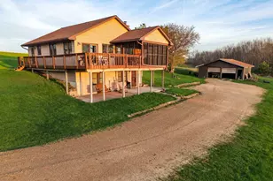 E5390 Parker Dr, Viroqua, WI 54665 - Photo 3