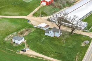 E9450 B Rd, Sauk City, WI 53583 - Photo 9