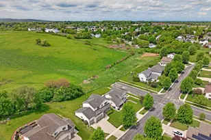 705 Stonefield Way, Mount Horeb, WI 53572 - Photo 9