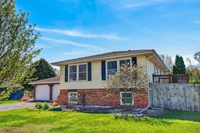 5755 Pembroke Drive, Fitchburg, WI 53711 - Photo 3