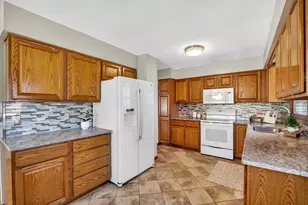 5755 Pembroke Dr, Fitchburg, WI 53711 - Photo 13