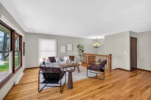 5755 Pembroke Dr, Fitchburg, WI 53711 - Photo 7