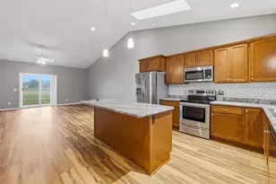 496 River Rd, Columbus, WI 53925 - Photo 7