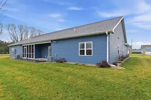 496 River Rd, Columbus, WI 53925 - Photo 5