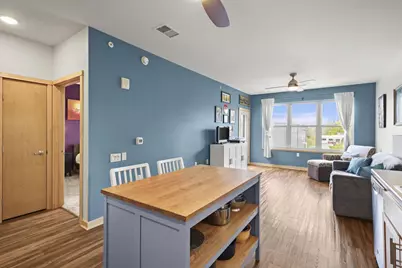 107 Sutherland Court #323, Madison, WI 53704 - Photo 11