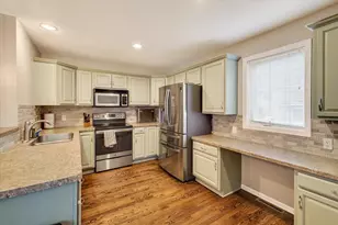 719 Cricket Ln, Madison, WI 53562 - Photo 13