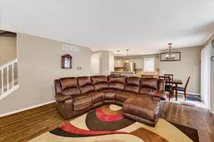 719 Cricket Ln, Madison, WI 53562 - Photo 9