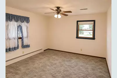 421 W Calhoun Street, Cuba City,  53807 - Photo 17